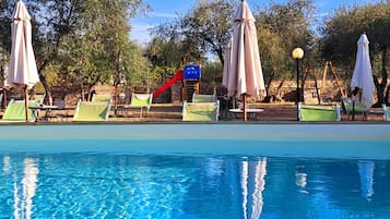 Children’s play area – outdoor