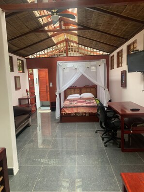 2 bedrooms, iron/ironing board, Internet, bed sheets