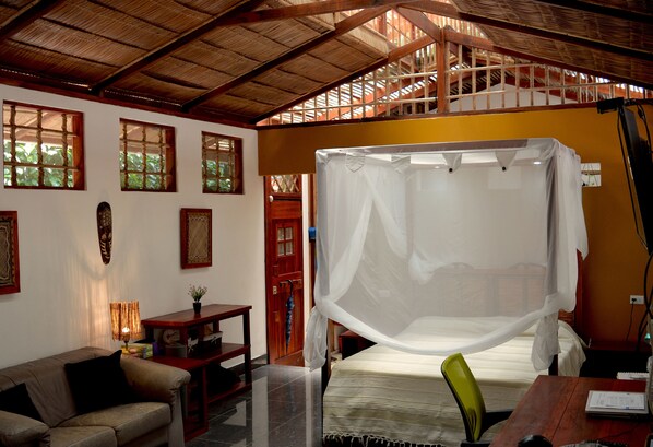 2 bedrooms, iron/ironing board, Internet, bed sheets