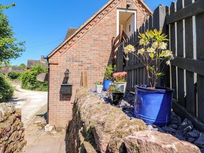 Property grounds - Roston Retreat (Ashbourne)