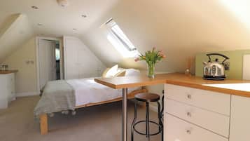 1 bedroom, individually decorated, individually furnished, free WiFi