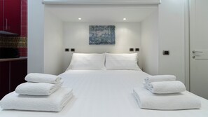 Apartment (0 Bedroom) | Interior