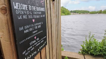 Khuôn viên nơi lưu trú