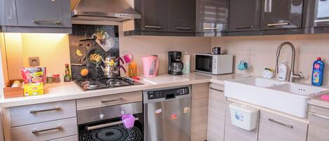 Fridge, microwave, oven, dishwasher