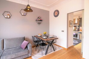 Dining - Gorgeous Two Bedroom Apartment in Taksim - 3AC (İstanbul)
