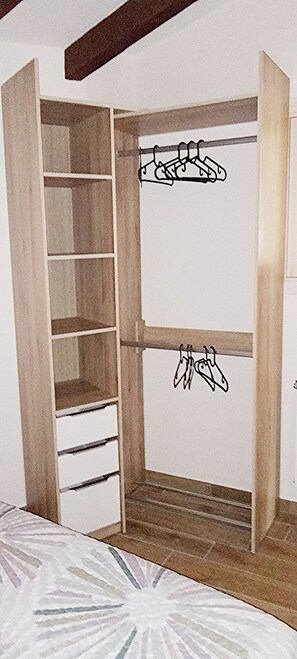 1 Schlafzimmer, Reisekinderbett, BettwÀsche