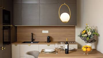 Apartment with a terrace of 60 square meters | 私人厨房 | 电热水壶、烤面包机、餐桌