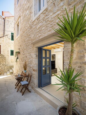 Front of property - Villa Maja Aurelia in the Centre- Romantic studio apartment (Hvar)