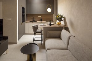 Villa Maja Aurelia in the centre Romantic Studio Apartment | 客廳 | 109 厘米智能電視連衛星電視頻道