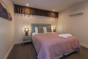 1 chambre, coffres-forts dans les chambres, fer et planche à repasser