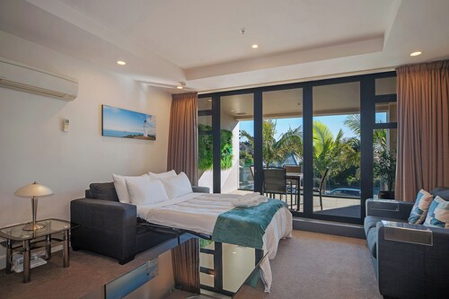 The Sands Beach Apartment - Tahunanui Beach, Nelson
