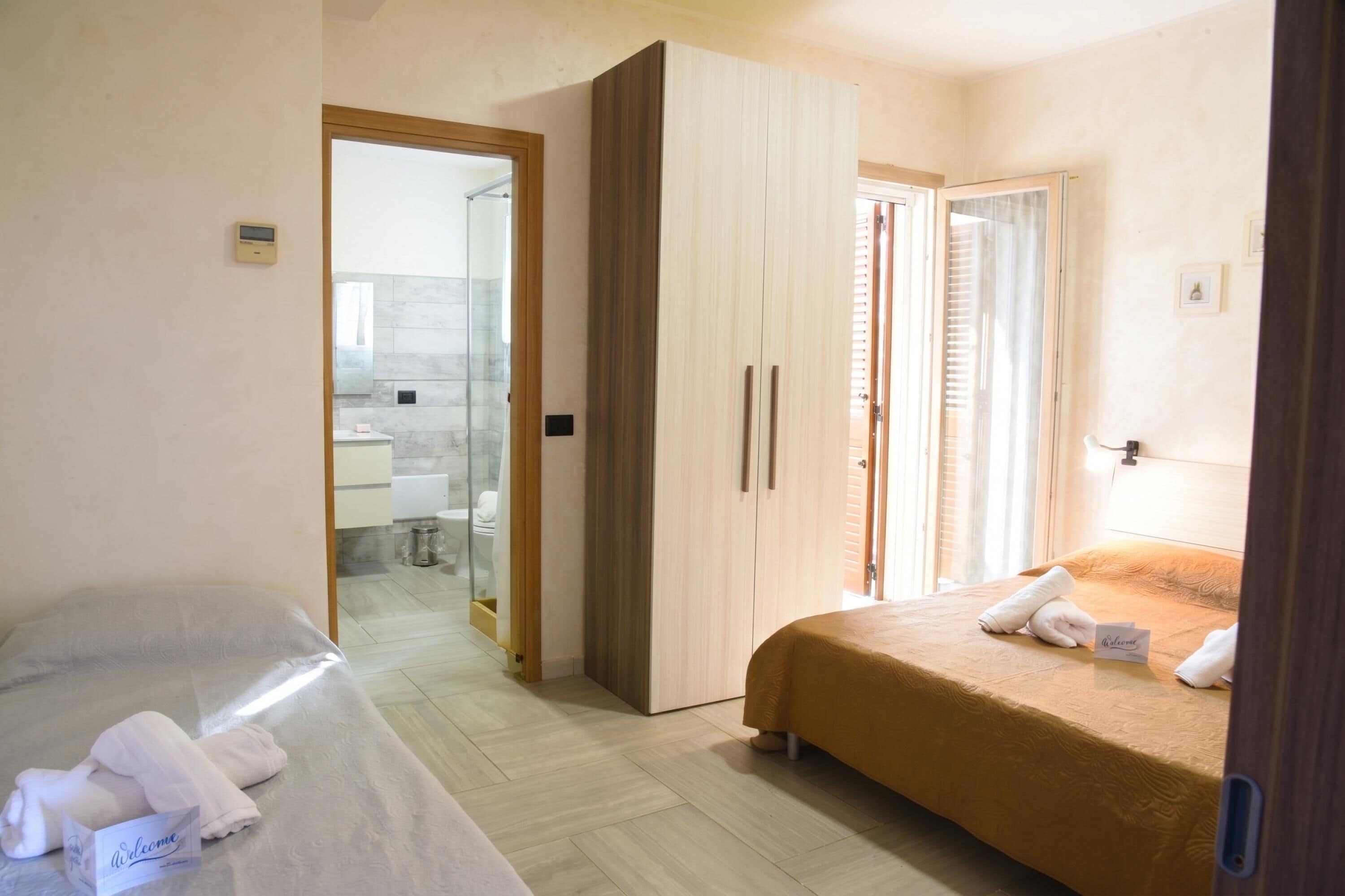 1 habitación y ropa de cama 