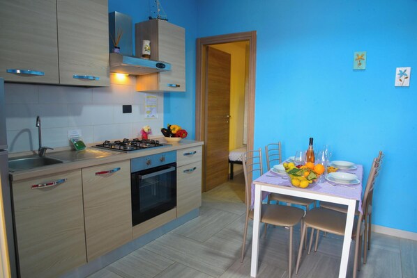 Family Apartment, 1 Bedroom (Marina Apartment In Pino Residence) | Dining room - Pino Residence (Nardò)