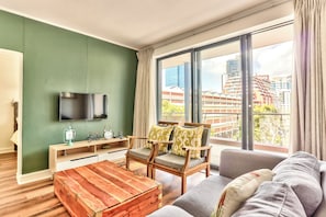2 bedrooms, iron/ironing board, free WiFi - Cape Eazi Stayz The Rockwell (Cape Town)