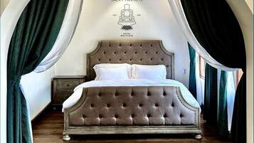 Habitación familiar, vistas al jardín | 1 dormitorio, ropa de cama de alta calidad, sistema de insonorización