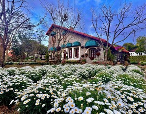Mặt tiền nơi lưu trú