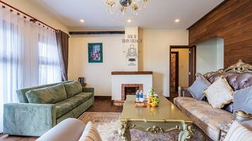 Comfort-sviitti, kaupunkinäköala | 1 makuuhuone, ylelliset vuodevaatteet, äänieristys, ilmainen Wi-Fi