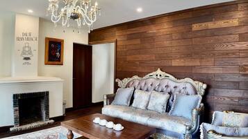 Comfort-sviitti, kaupunkinäköala | 1 makuuhuone, ylelliset vuodevaatteet, äänieristys, ilmainen Wi-Fi