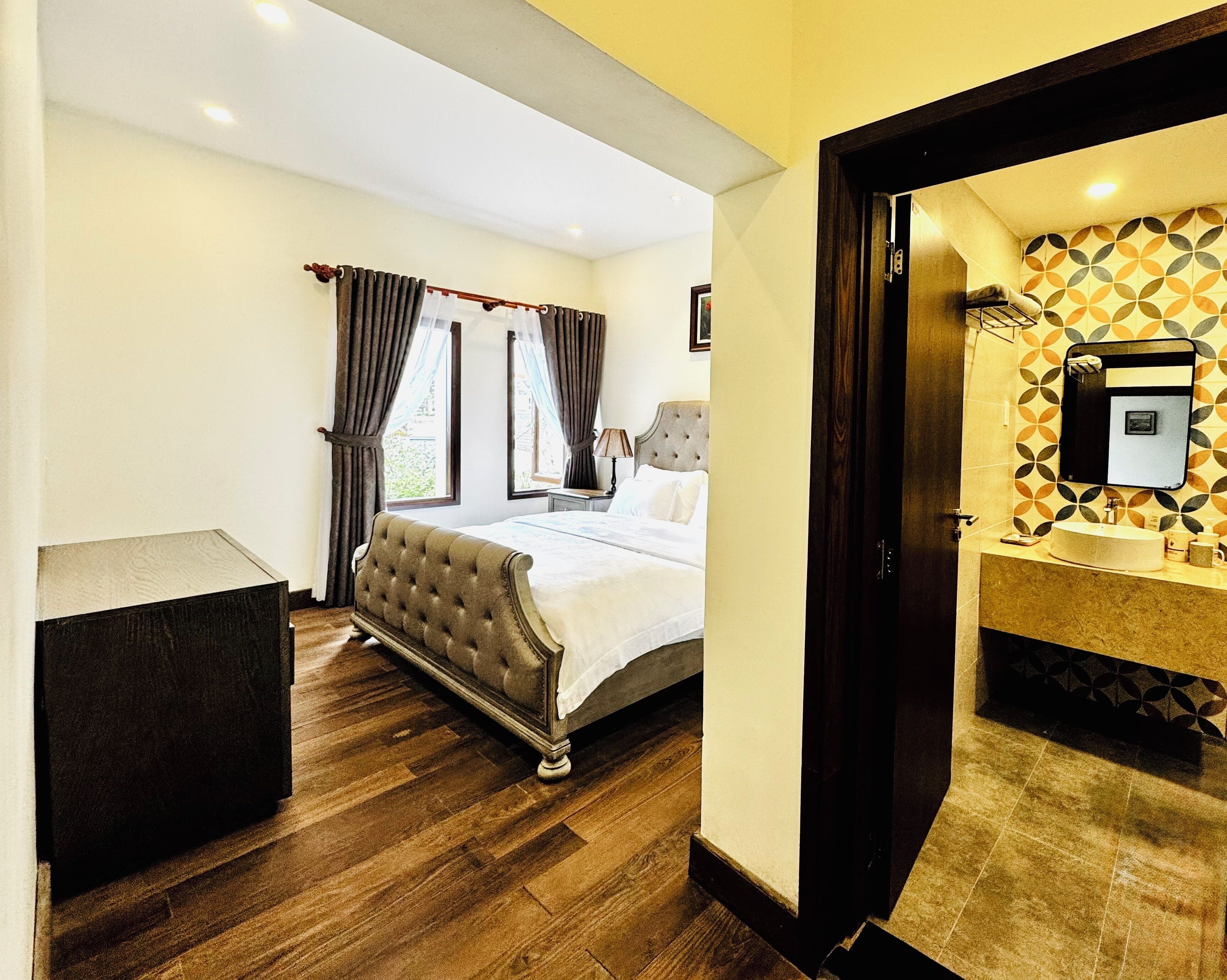 Premium bedding, blackout curtains, free WiFi, bed sheets