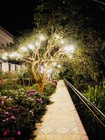 Family Room, Garden View | Premium bedding, soundproofing, free WiFi, bed sheets