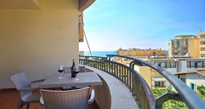 Apartment in Durres steps from sandy beach