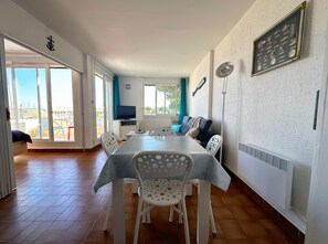 Dining - Sun, peace & comfort in Port Camargue (Le Grau-du-Roi)