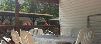 Mobile Home au bord de l'Ardèche et du village médieval d'Aiguèze