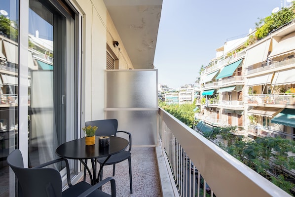 Appartement, 3 chambres, cuisine, vue ville | Balcon