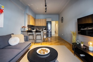 Apartment, 3 Bedrooms, Kitchen, City View | Living room | 53-inch Smart TV with digital channels, streaming services - Zephyr 3-Bedroom Apartment in Athens (Athens)