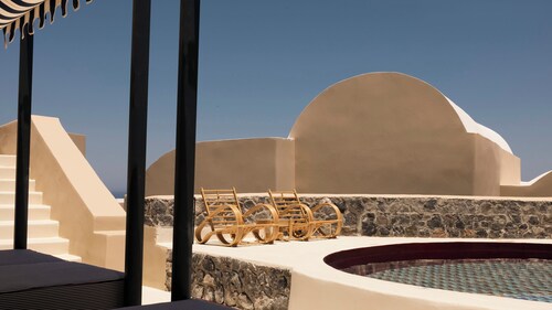 Neema Maison Finikia Santorini