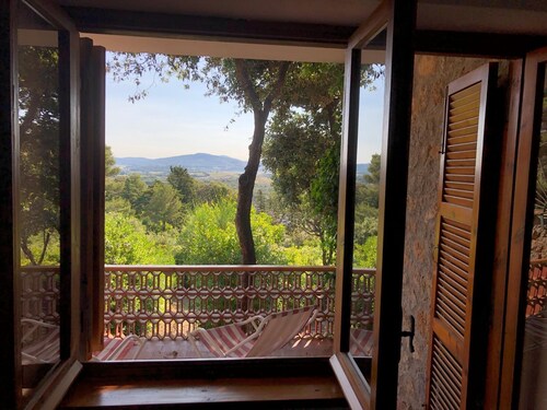 Romantic villa surrounded by Mediterranean bush and silence, sea view