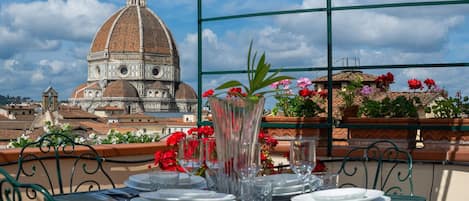 屋外ダイニングエリア