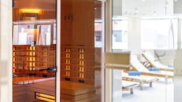 Sauna, hot tub, perawatan tubuh, hidroterapi, dan aromaterapi