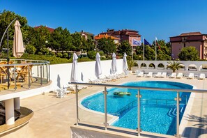 Indoor pool, outdoor pool