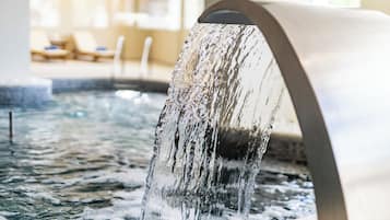 Sauna, hot tub, perawatan tubuh, hidroterapi, dan aromaterapi