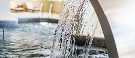 Sauna, bain à remous, soins corporels, soins d'hydrothérapie