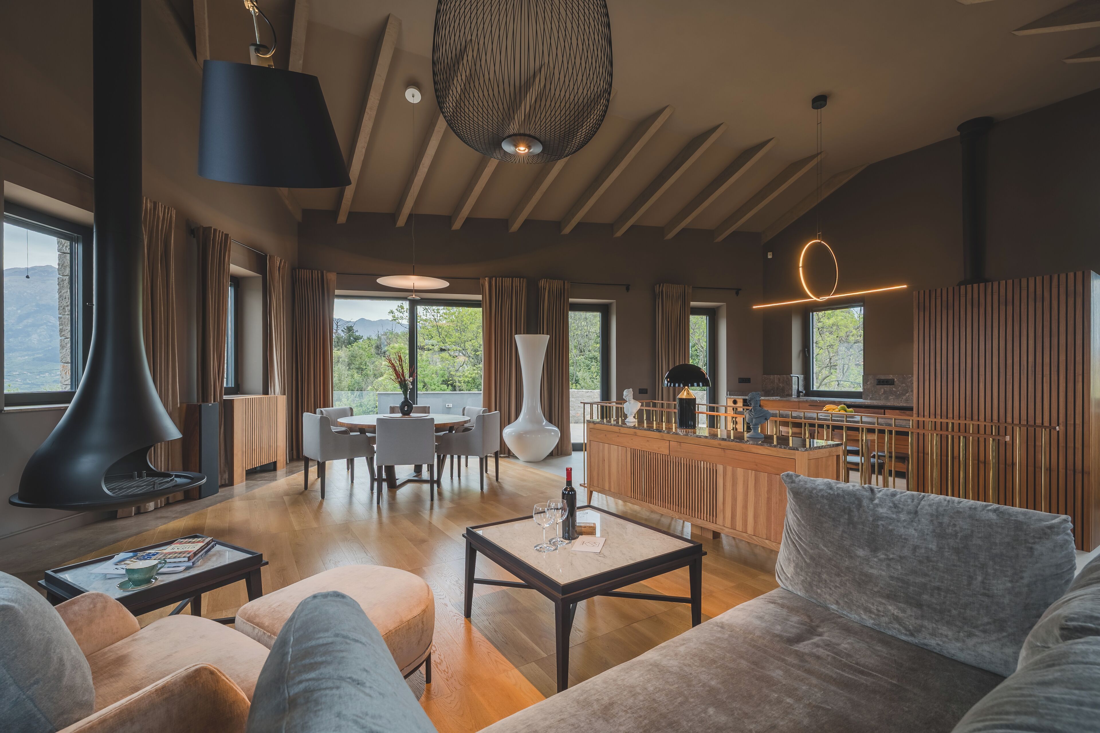 Smart TV, fireplace, table tennis