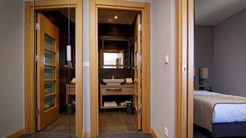18 Schlafzimmer, WLAN, Bettwäsche