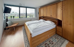 3 chambres, fer et planche à repasser, lit parapluie, Wi-Fi gratuit