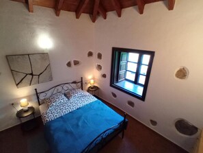 1 室のベッドルーム、アイロン / アイロン台、WiFi (無料)、ベッドシーツ