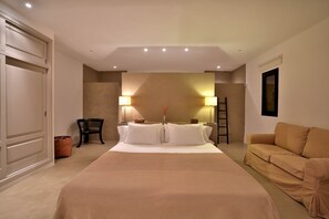 6 bedrooms, iron/ironing board, free WiFi