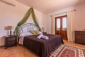 4 quartos, ferros/tábuas de passar roupa, Wi-Fi de cortesia