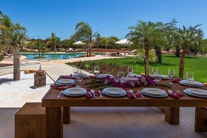 Outdoor dining