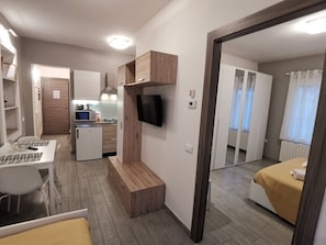 Family Apartment | Iron/ironing board, free WiFi