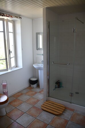 Dusche, Handtücher, Seife, Toilettenpapier