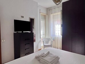 1 Schlafzimmer, Bügeleisen/Bügelbrett, Bettwäsche