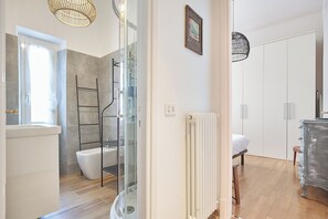 Apartment (1 Bedroom) | Bathroom | Shower, bidet - Casa Nina (Albenga)