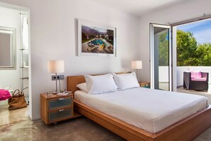 4 chambres, fer et planche à repasser, lit parapluie, Wi-Fi gratuit