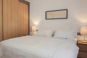 4 chambres, fer et planche à repasser, lit parapluie, Wi-Fi gratuit