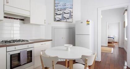 This cozy VILLA is just a short walk to South Beach and the vibrant South Fremantle hub,